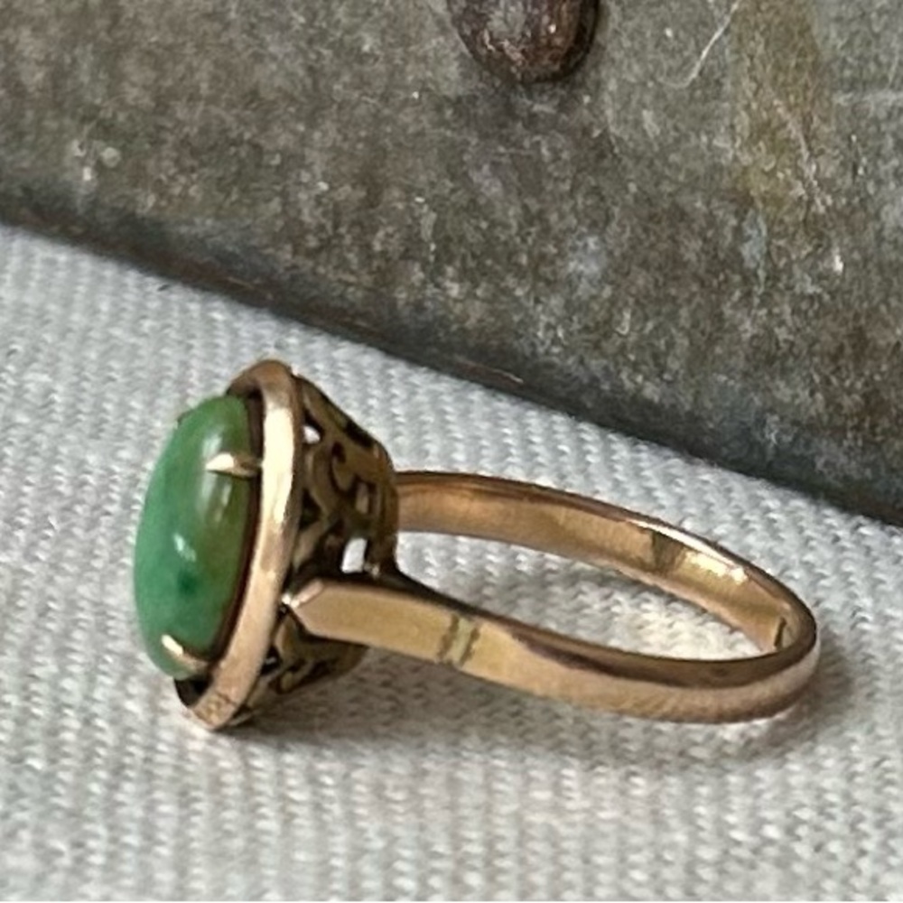18k Jade Ring - Picture 8 of 9